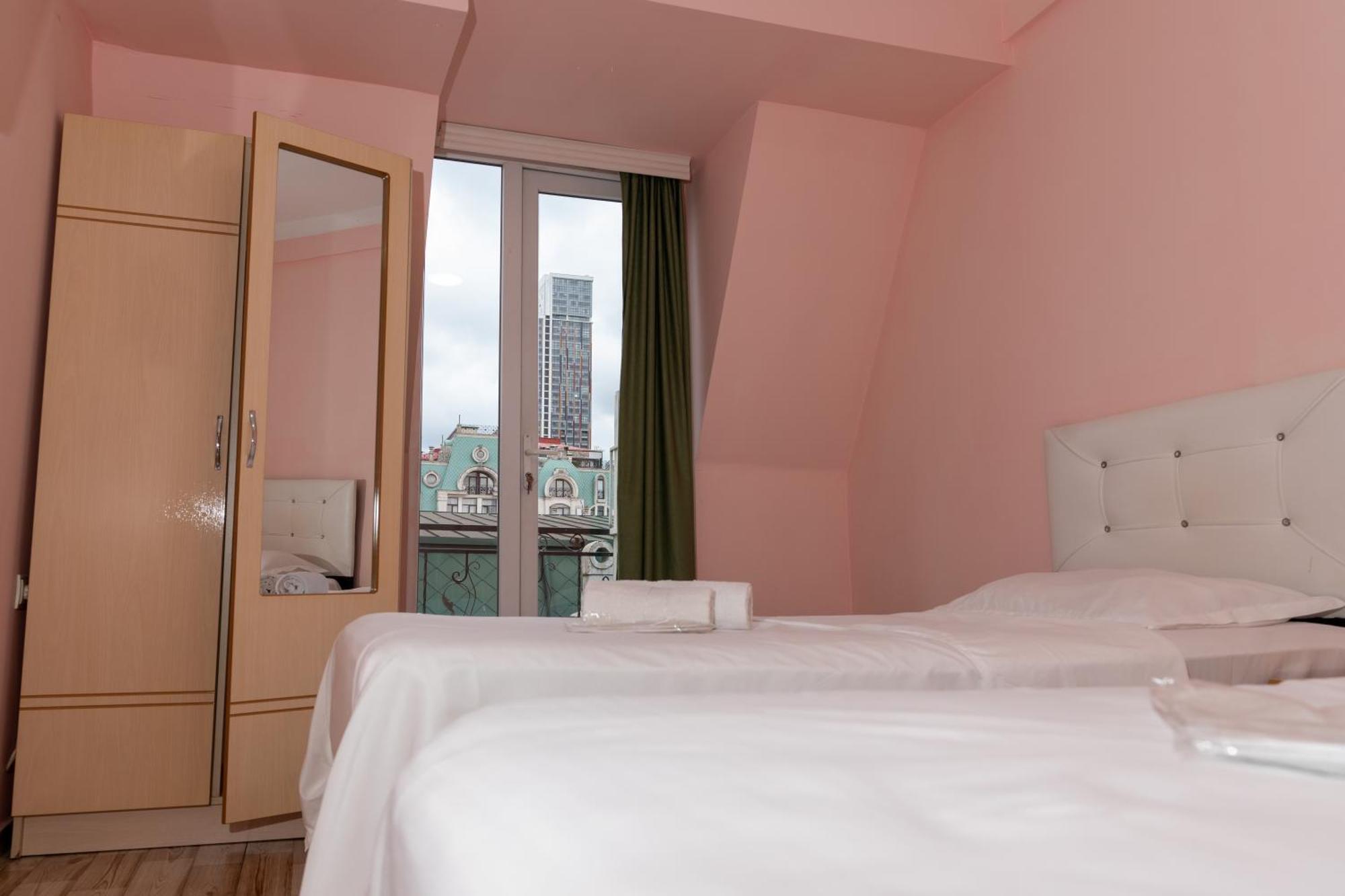 Hotel Ponto Vechio Batumi Bagian luar foto