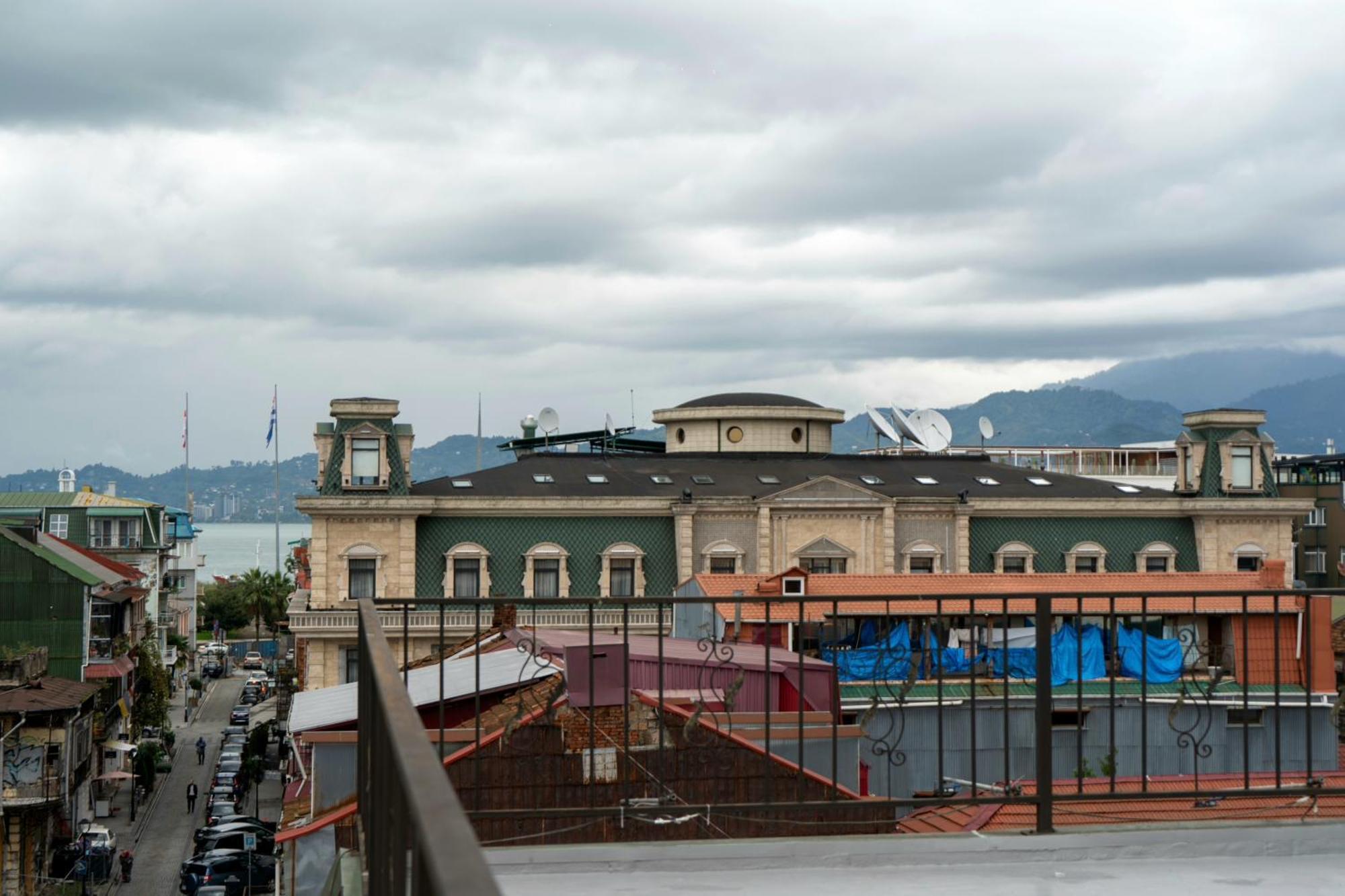 Hotel Ponto Vechio Batumi Bagian luar foto